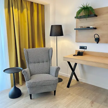 Krystal Boutique Mansion Hotel 4*