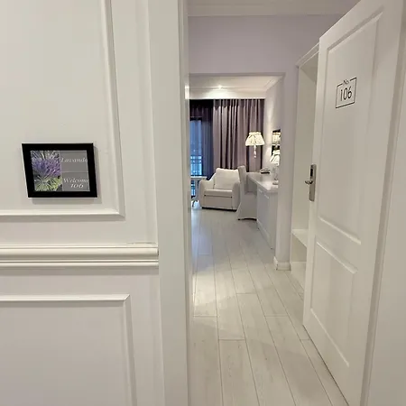 Krystal Boutique Mansion