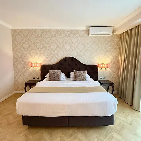 Krystal Boutique Mansion Hotel