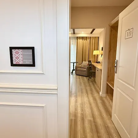 Hotel Krystal Boutique Mansion 4*